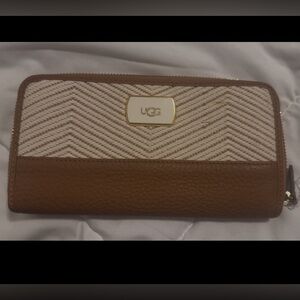 UGG Women's Wallet in Tan and White
